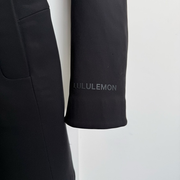Lululemon RepelShell Rain Jacket in Black - Size 10 - Picture 3 of 6